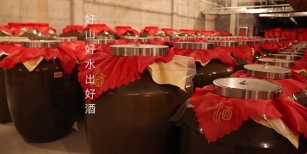 身为一个存酒爱好者，你知道用陶坛存酒的好处吗？